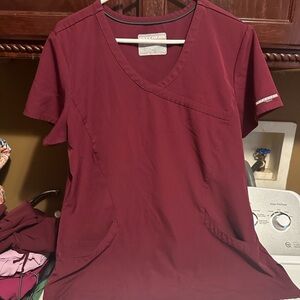 Sketchers scrub top